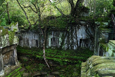 Beng Mealea ngôi chùa bị tàn phá bởi chiến tranh Beng Mealea ngôi chùa bị tàn phá bởi chiến tranh