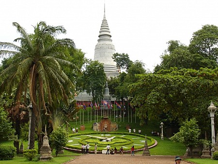 Campuchia nổi tiếng với Chùa Wat Phnom tuyệt đẹp