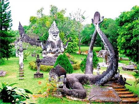 Đà Nẵng – Lao Bảo - Thakhet - Viên Chăn – Savanakhet - Đà Nẵng Đà Nẵng – Lao Bảo - Thakhet - Viên Chăn – Savanakhet - Đà Nẵng