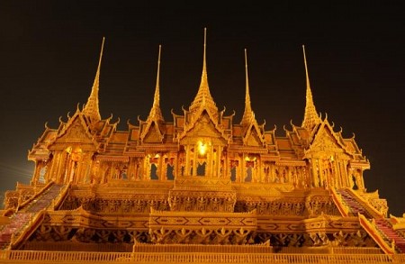 Lễ hội lâu đài sáp ở Sakhon Nakhon