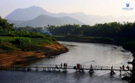 Nước Lào - Đất Nước Không Vội Vã