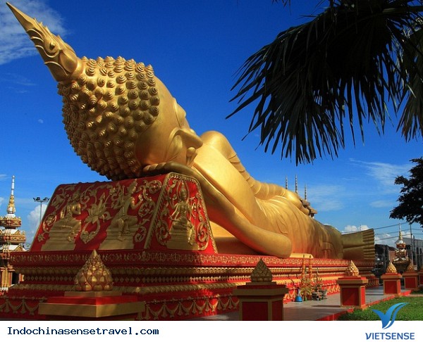 Viếng thăm ngôi chùa đẹp và nổi tiếng nhất tại Lào - Ảnh 2