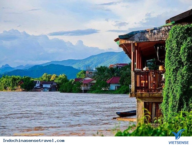 Vang Vieng thị trấn trấn bình yên và lãng mạng ở Lào - Ảnh 3 Vang Vieng thị trấn trấn bình yên và lãng mạng ở Lào - Ảnh 3