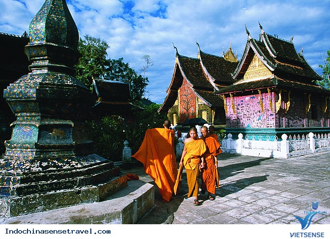 Tôi Đã "Phải Lòng" Nước Lào Ngay Từ Lần Đầu Tiên hành trình lào vietsense