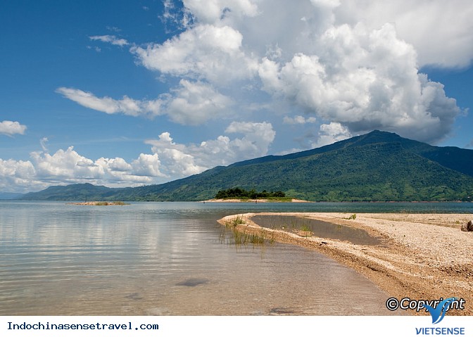 Trải nghiệm 1 ngày trên hồ Nam Ngum trên đất nước Lào - Ảnh 2 Trải nghiệm 1 ngày trên hồ Nam Ngum trên đất nước Lào - Ảnh 2