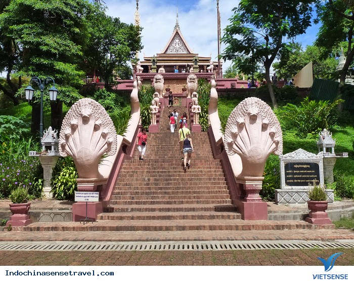 Campuchia nổi tiếng với Chùa Wat Phnom tuyệt đẹp - Ảnh 2