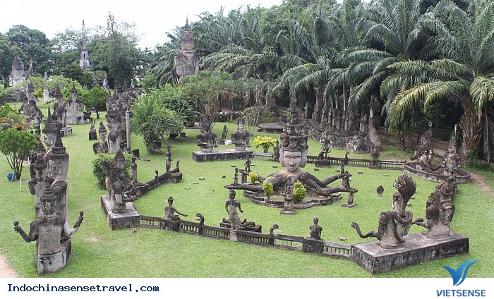 Tĩnh lặng với vườn tượng Phật tại Lào - Ảnh 3