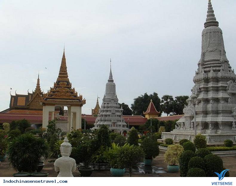 Các công trình đặc sắc trong chùa Bạc của Campuchia – Phần 2 - Ảnh 3 Các công trình đặc sắc trong chùa Bạc của Campuchia – Phần 2 - Ảnh 3