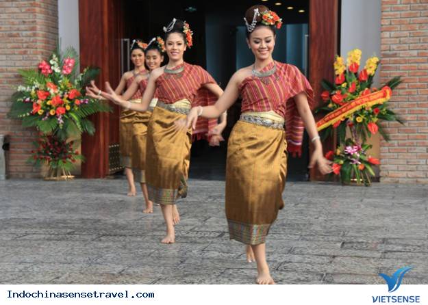 Điệu múa Lăm Vông Lào - Ảnh 2 Điệu múa Lăm Vông Lào - Ảnh 2