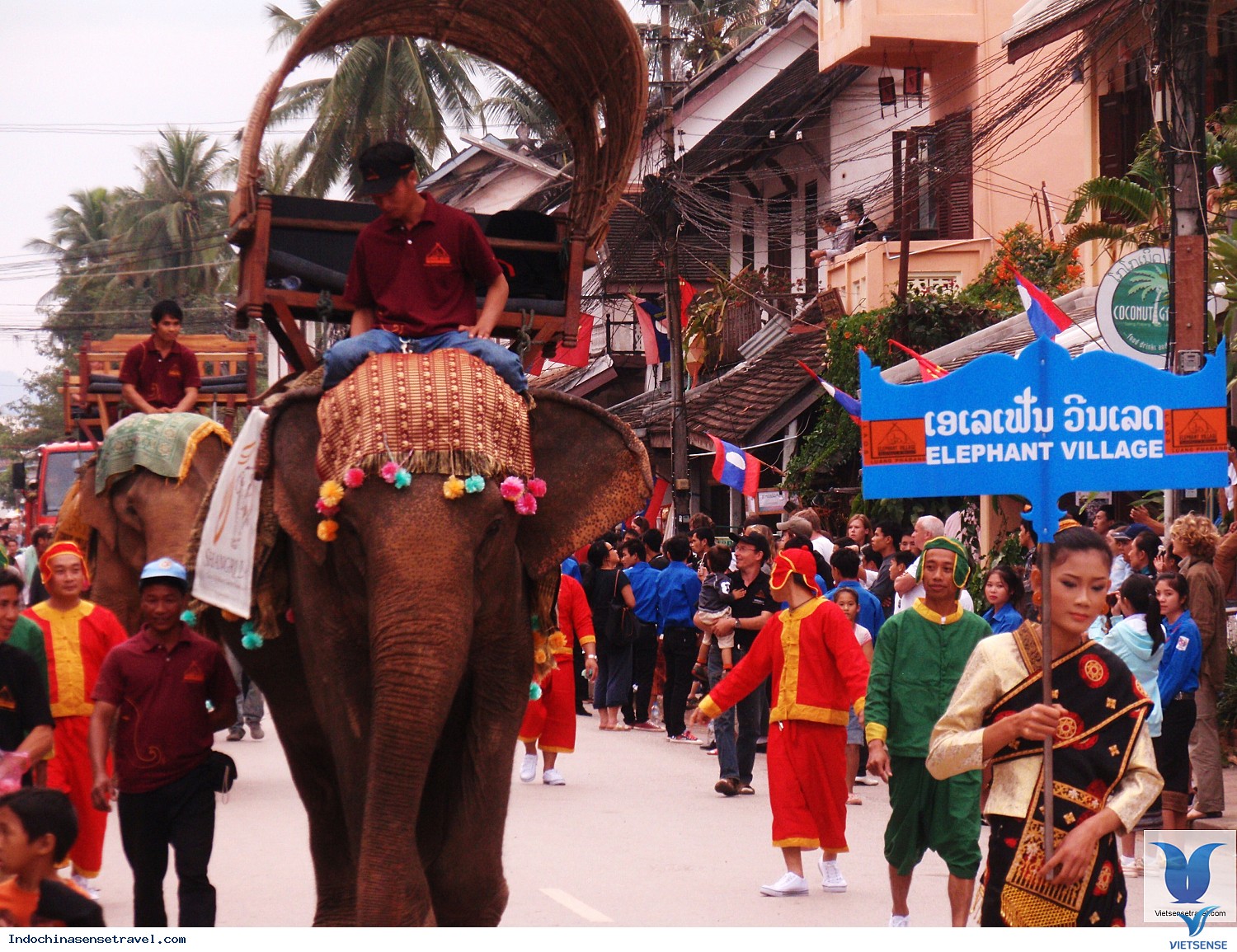 van hoa du lich lao2