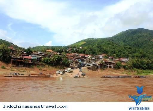 ký sự bắc việt thượng lào