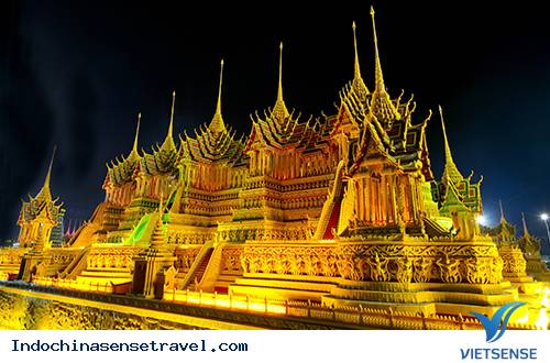 Lễ hội lâu đài sáp ở Sakhon Nakhon Lễ hội lâu đài sáp ở Sakhon Nakhon