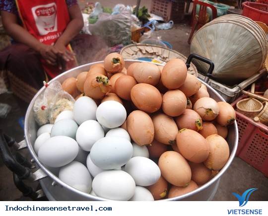 Khu chợ Việt trên đất nước bạn Lào