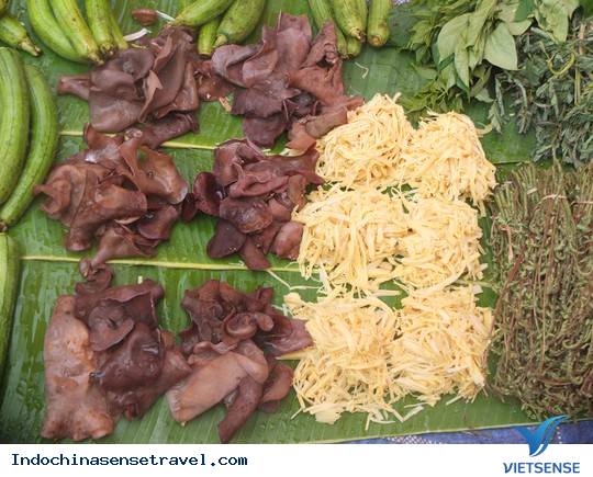 Khu chợ Việt trên đất nước bạn Lào