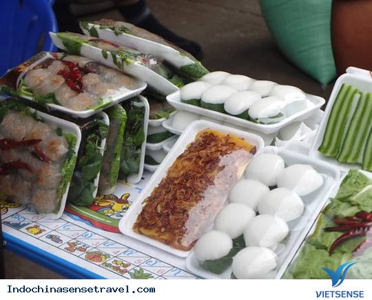 Khu chợ Việt trên đất nước bạn Lào