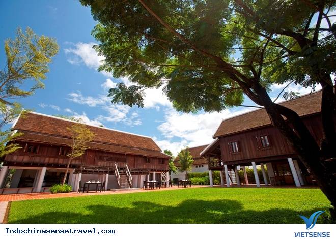 Thích thú tục buộc dây đón khách tại Lào - Ảnh 4