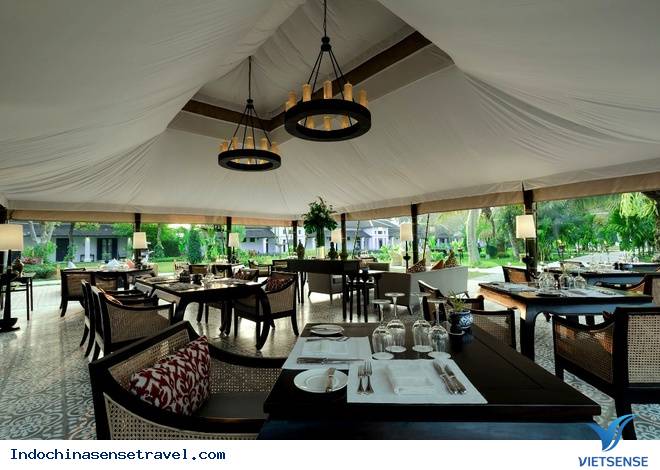 Thích thú tục buộc dây đón khách tại Lào - Ảnh 7