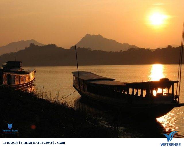 Tôi Đã "Phải Lòng" Nước Lào Ngay Từ Lần Đầu Tiên hành trình lào vietsense