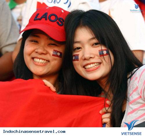 Tôi Đã "Phải Lòng" Nước Lào Ngay Từ Lần Đầu Tiên Người dân hiền lành và thân thiện